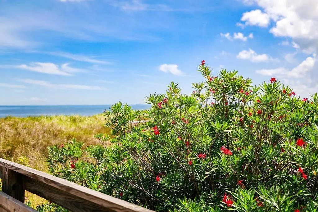 Villa Coastal Getaway At Ocean View Beach Norfolk United States