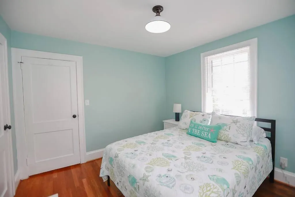 Villa Coastal Getaway At Ocean View Beach Norfolk